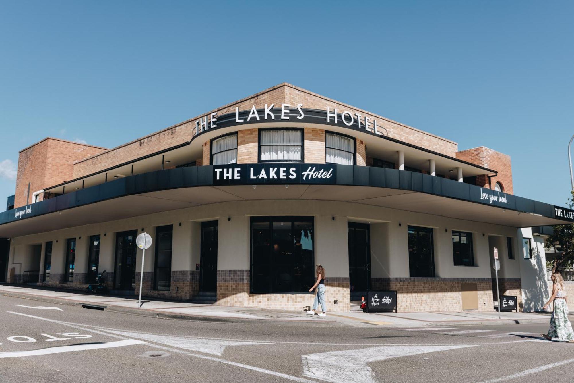 The Lakes Hotel Entrance Exterior foto
